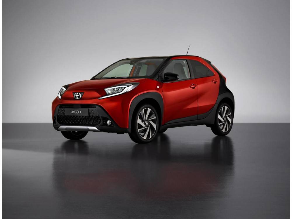 Новата Toyota Aygo идва като малко джипче
