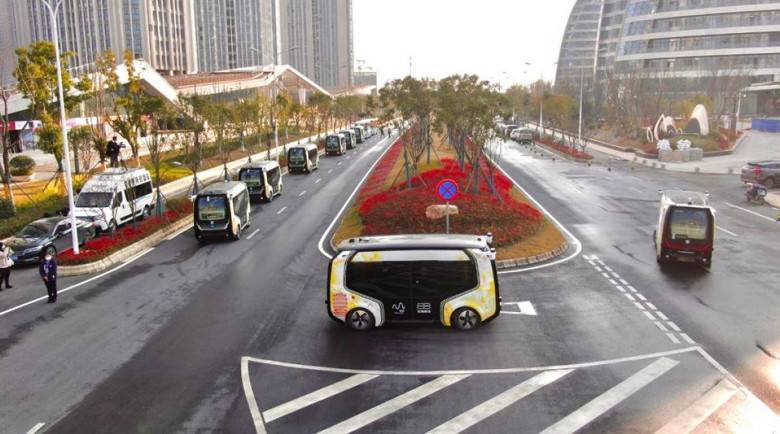 Безпилотни автобуси тръгнаха по улиците в Пекин