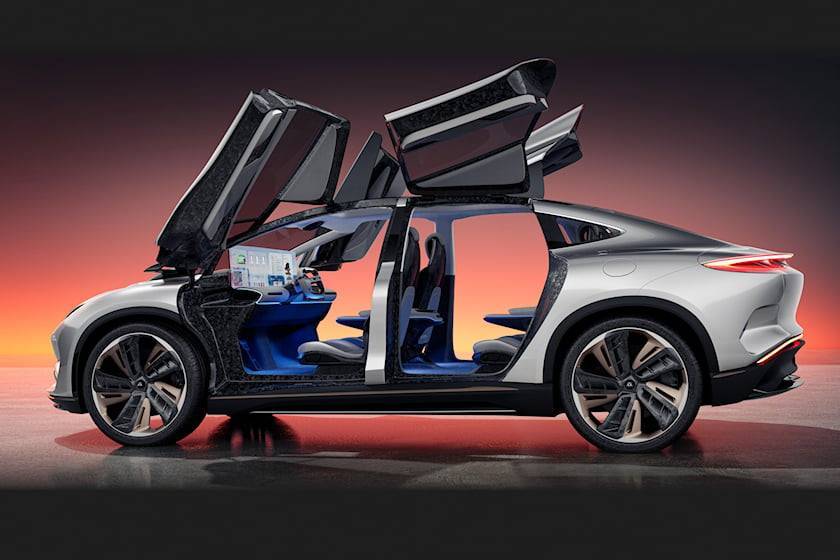 Италианският SUV Aehra ще постави новия стандарт за автомобилни интериори