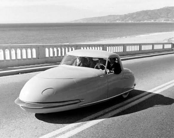 ВИДЕО: Как са си представяли колите на бъдещето през 1948 година
