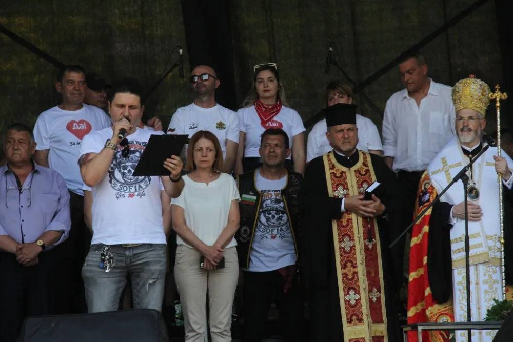 Мотористи и суперколи се обединиха в обща кауза