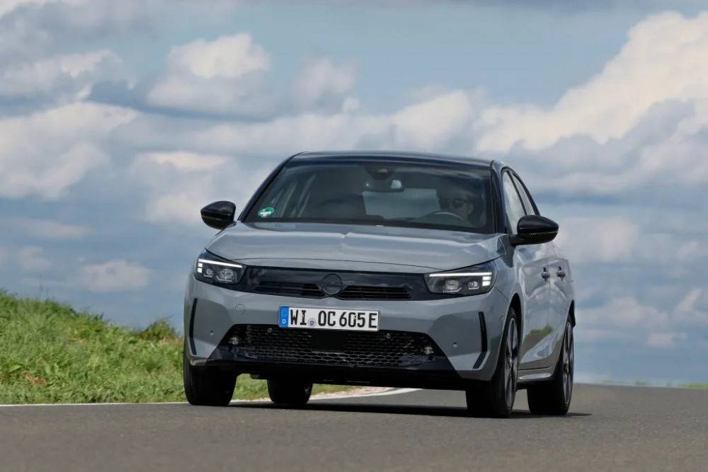 Opel Corsa Electric има пробег 402 км