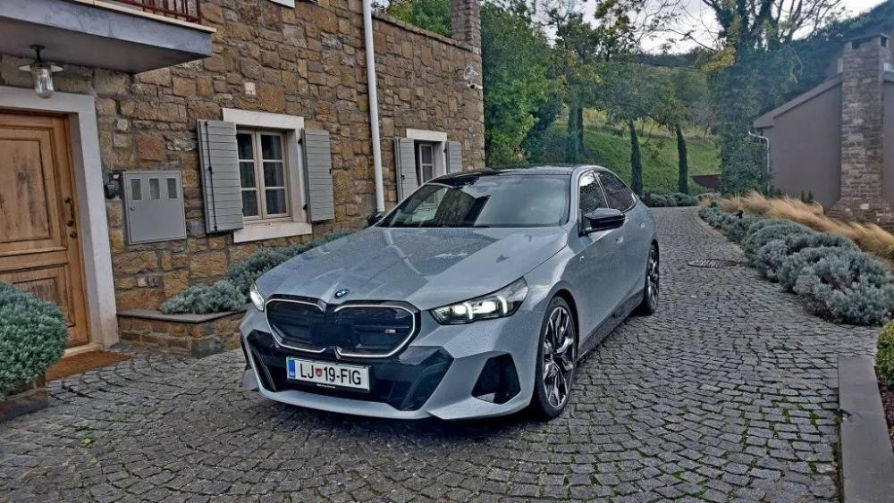 Тестваме бъдещото електрическо М5 – BMW i5 М60