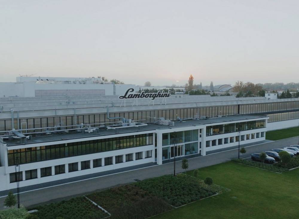 Lamborghini иска да намали въглеродните емисии с 40% на автомобил до 2030 г