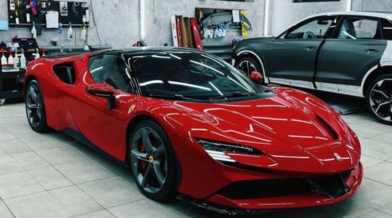 Въпреки войната, богатите украинци продължават да си купуват ултраскъпи коли