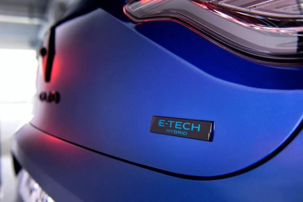 Renault ще продължи да произвежда автомобили с ДВГ и през следващото десетилетие