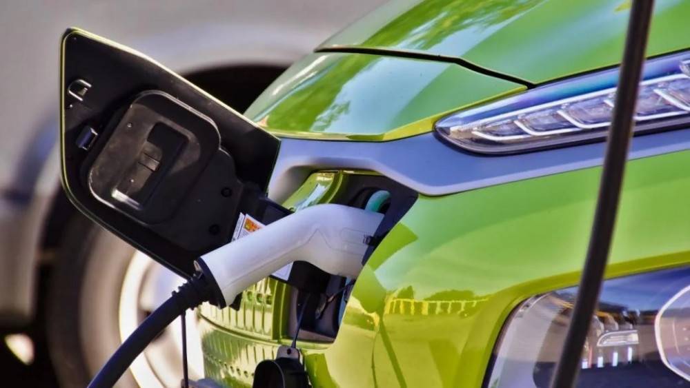 Бум на пазара на нови коли в България