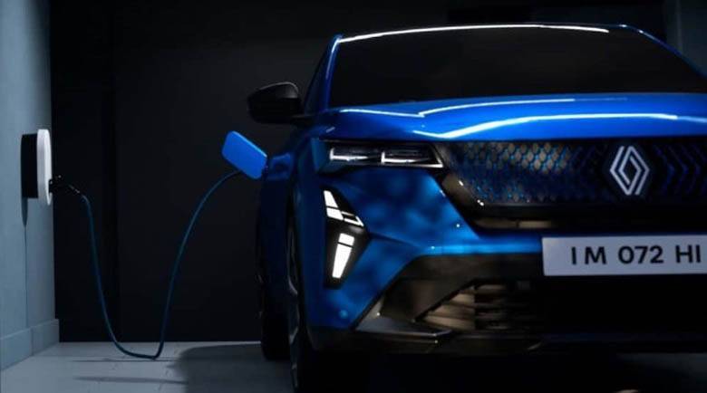 Renault представи най-мощното Rafale с 300 коня