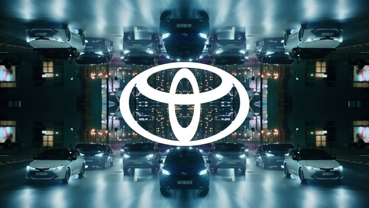 Toyota понижава целите си за електромобили: какво означава това за бъдещето?