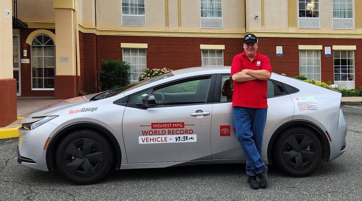 Toyota Prius счупи световен рекорд за икономия на гориво