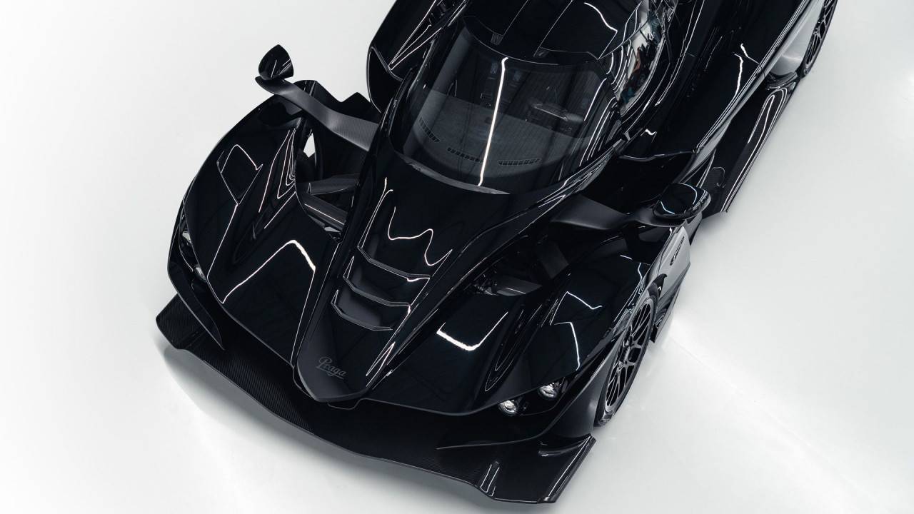 Чешкият хиперавтомобил Praga Bohema пристигна при първите си собственици