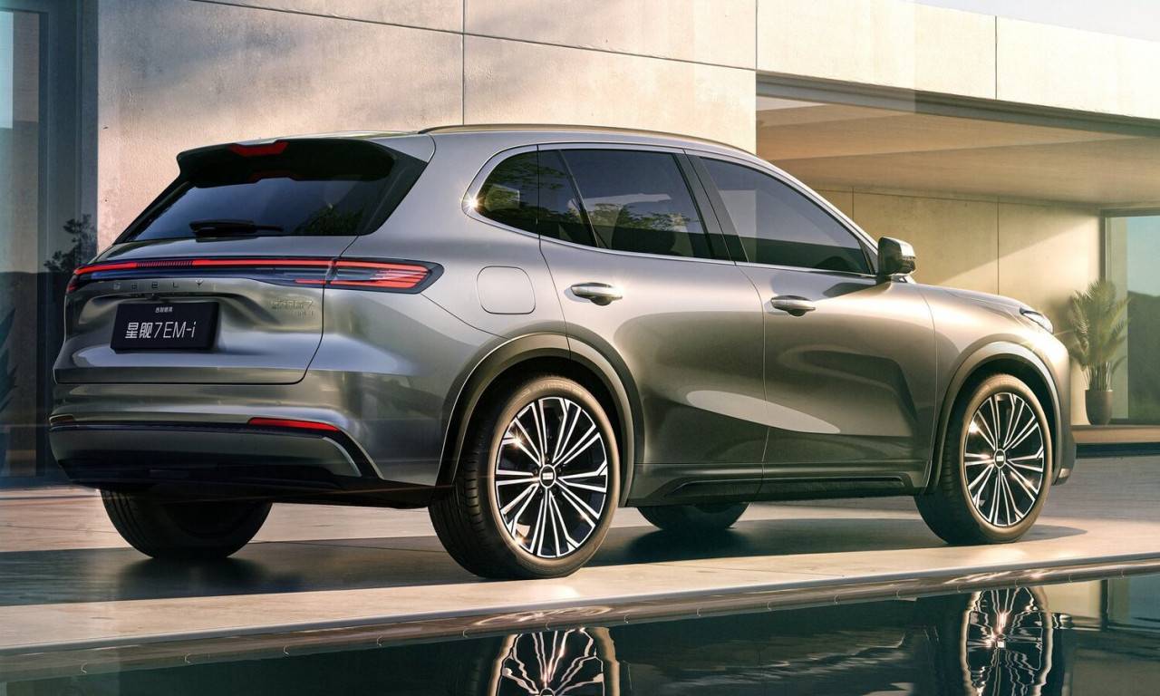 Geely Galaxy Starship 7 2025: стил и 1400 км пробег