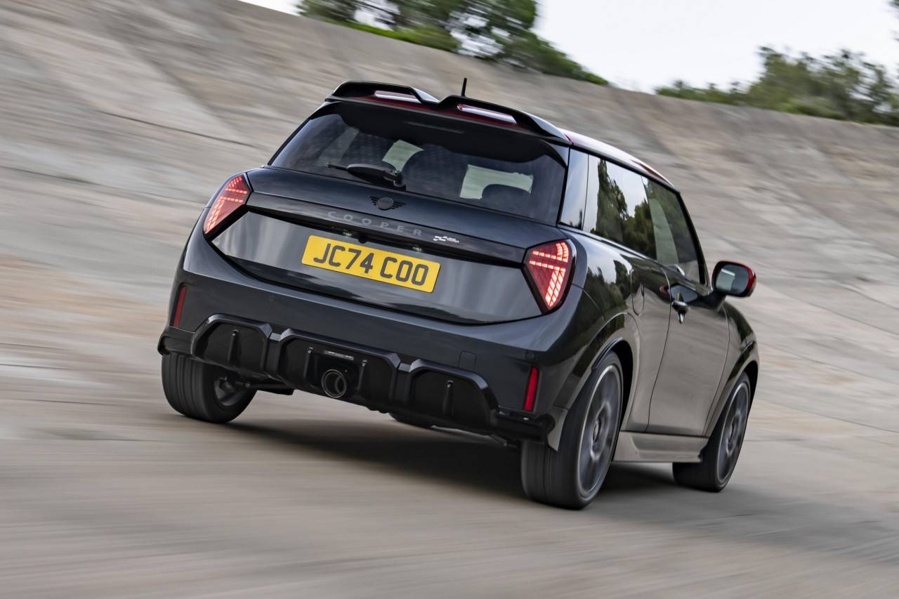 Какво да очакваме от електрическите модели MINI през 2025