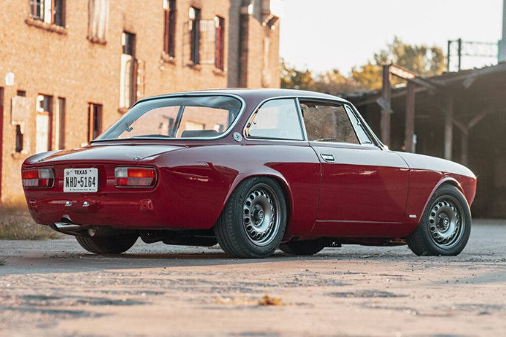 Alfaholics мечта- Модифицираният 1974 GTV 2000 оживява