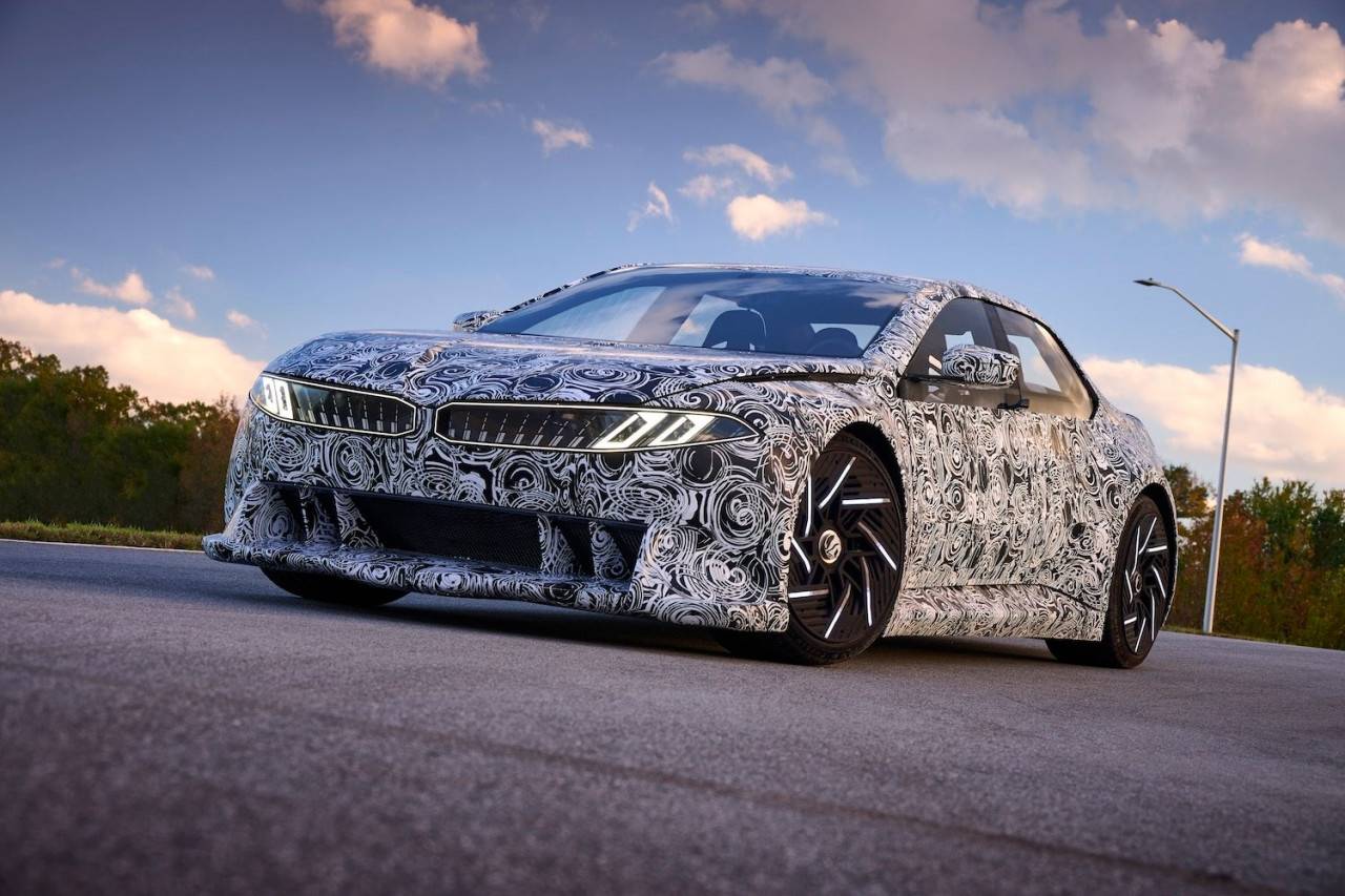 BMW ни запознава със 100% електрически M3