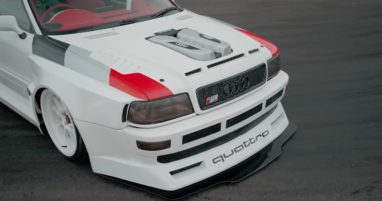 Audi S2 с впечатляващ V10