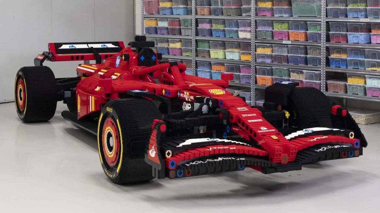Lego създаде пълномащабно копие на F1 колата на Ferrari