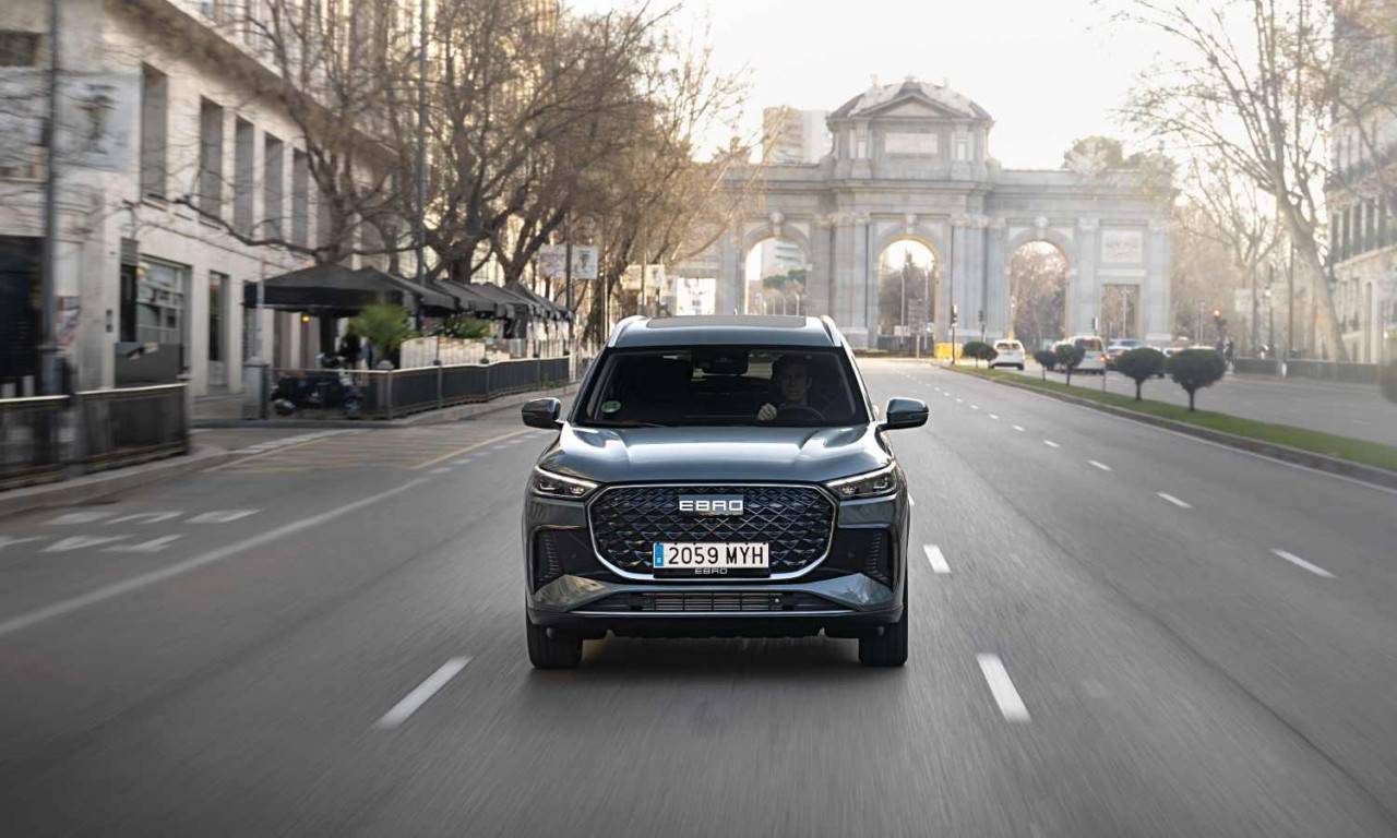 Ebro S800: идеален SUV за семейството с 7 места