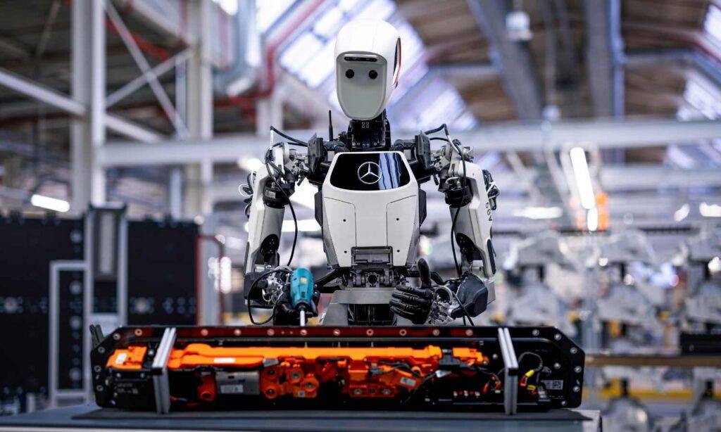 Mercedes казва сбогом на служителите до 2030 година