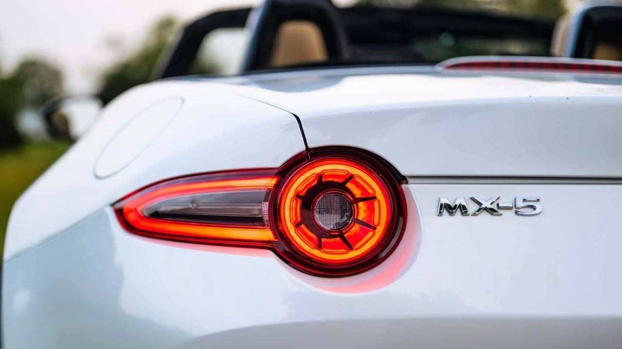 Mazda ще постави по-голям двигател в следващото Miata