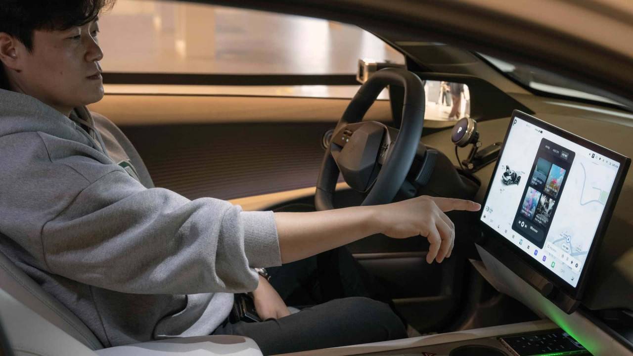 Hyundai представя новата инфотейнмънт система с голям екран