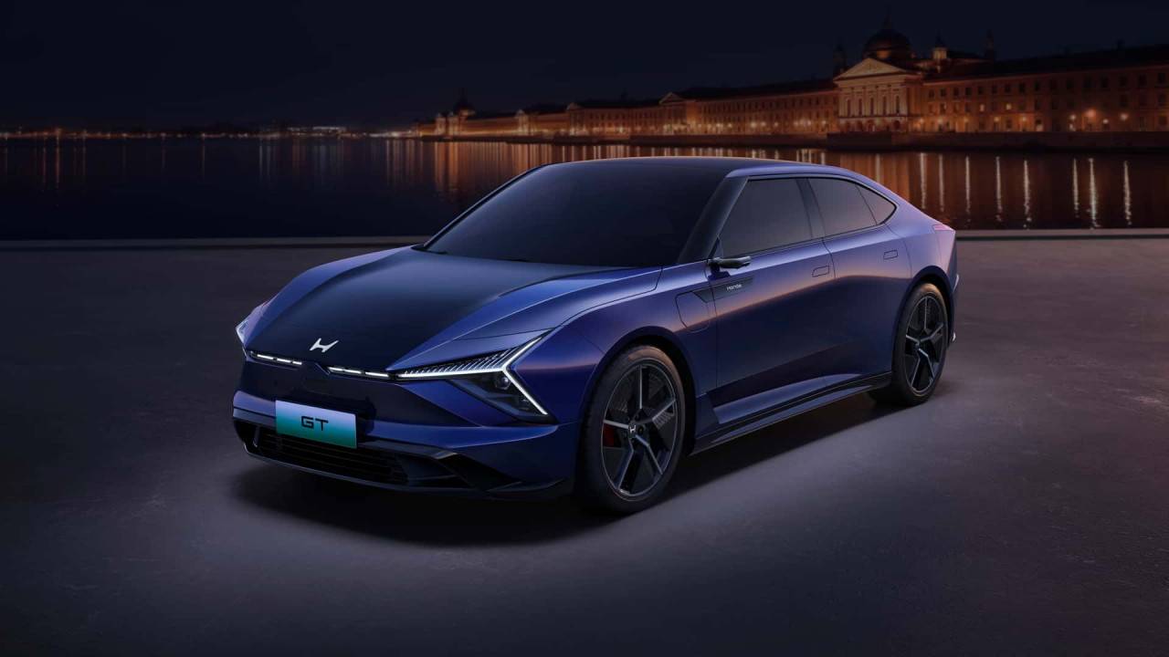 Новата Honda GT е истински кошмар с екрани