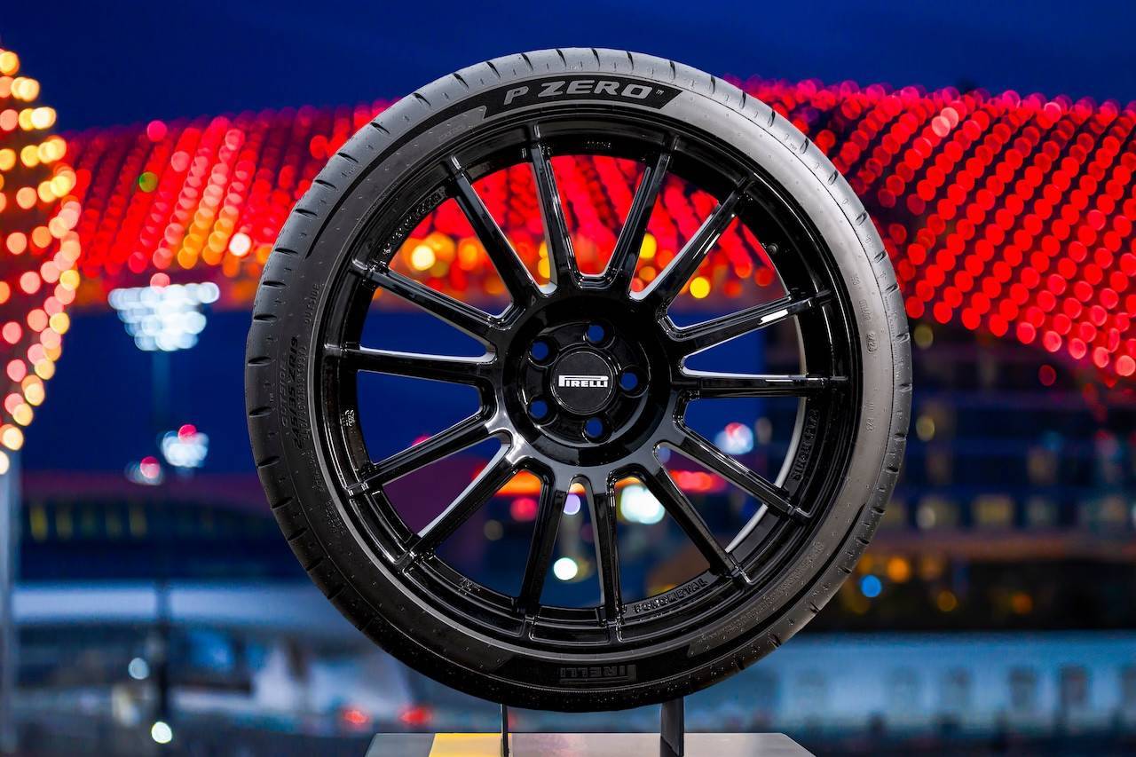 Pirelli P Zero: Петото поколение на култовата гума