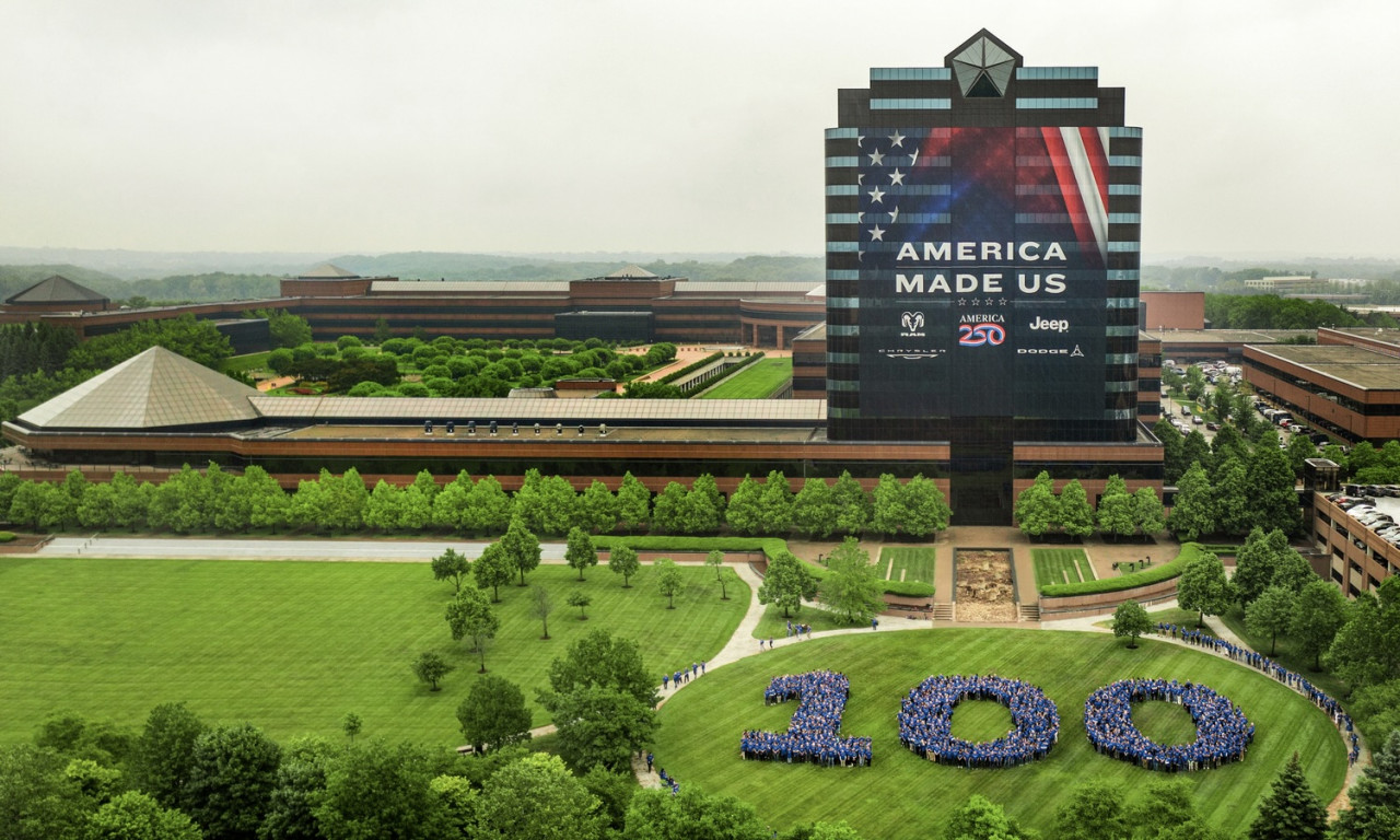 Chrysler празнува 100 години