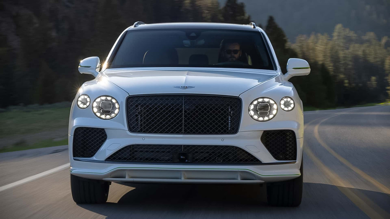 Новият Bentley Bentayga Speed V-8 превъзхожда W-12