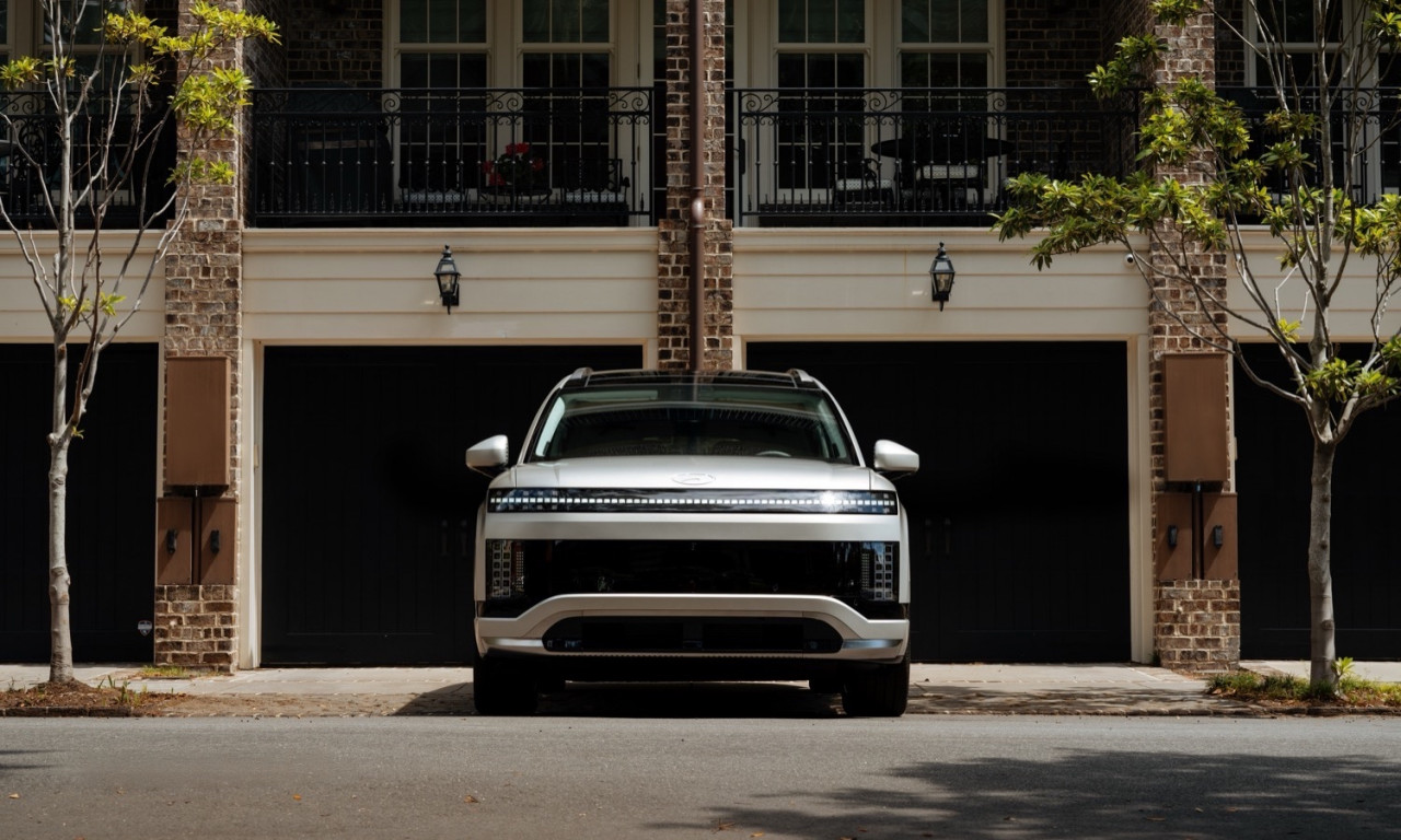 Hyundai IONIQ 9: Впечатляващ електрически SUV