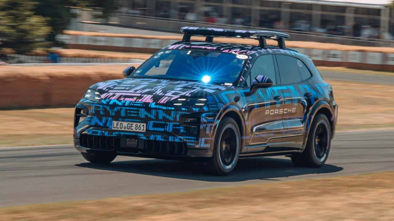 Електрическото Porsche Cayenne ще има имитация на V-8 звуци