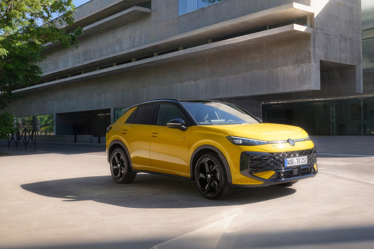 Volkswagen T-Roc 2026: по-голям, по-технологичен, изцяло хибриден