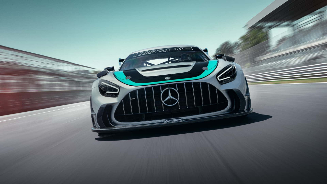 Звяр на пътя - Mercedes-AMG GT2 Edition W16