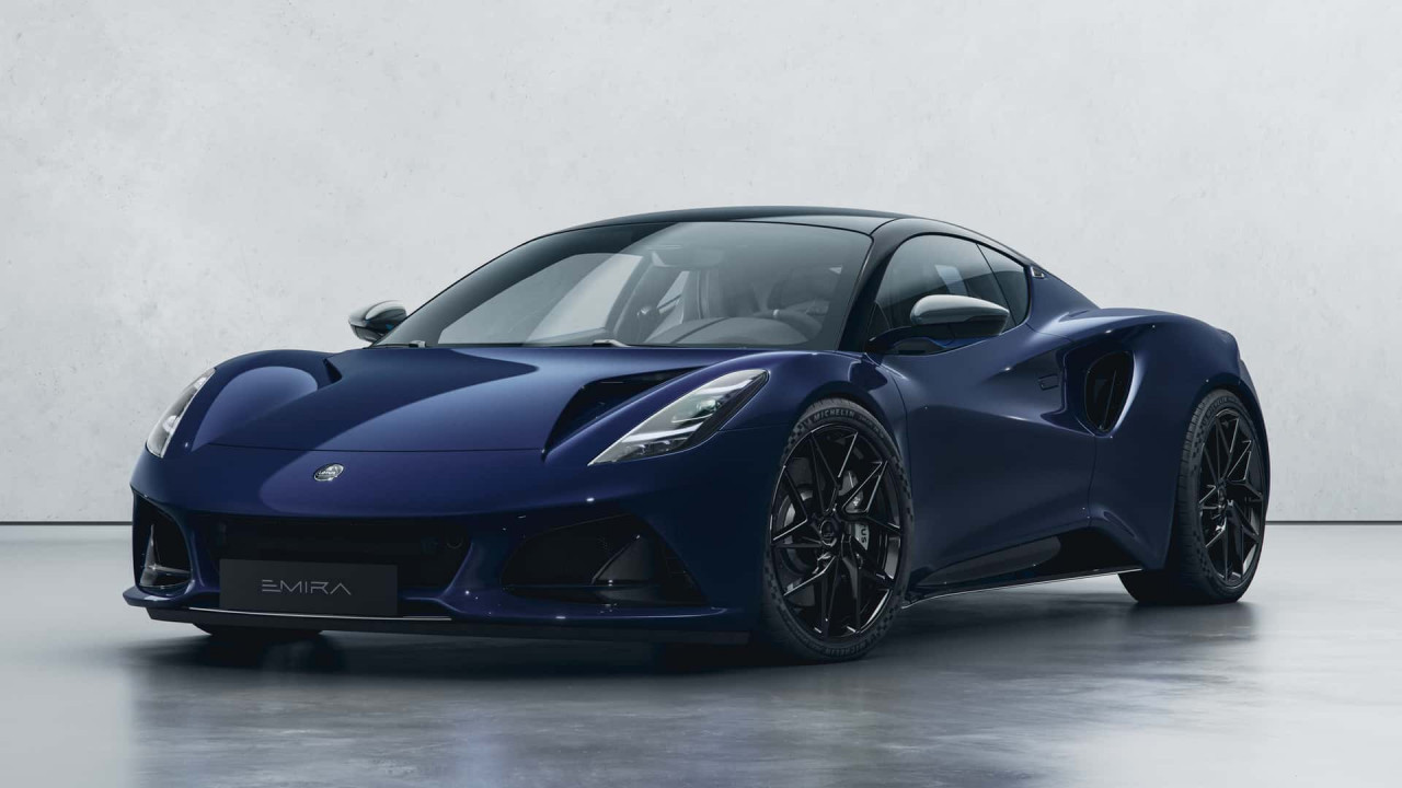 Lotus Emira преминава към плъгин хибрид преди електрически наследник
