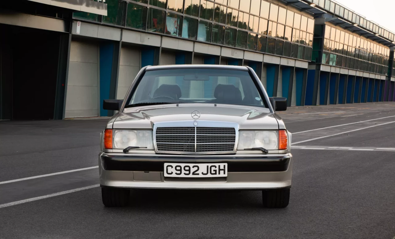 Mercedes-Benz 190E на Айртон Сенна излиза на търг