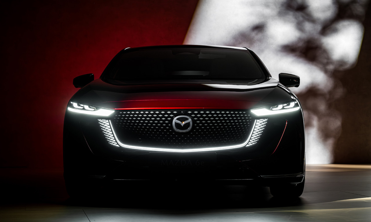 Новата Mazda 6e убеждава с дизайн, технологии и пробег