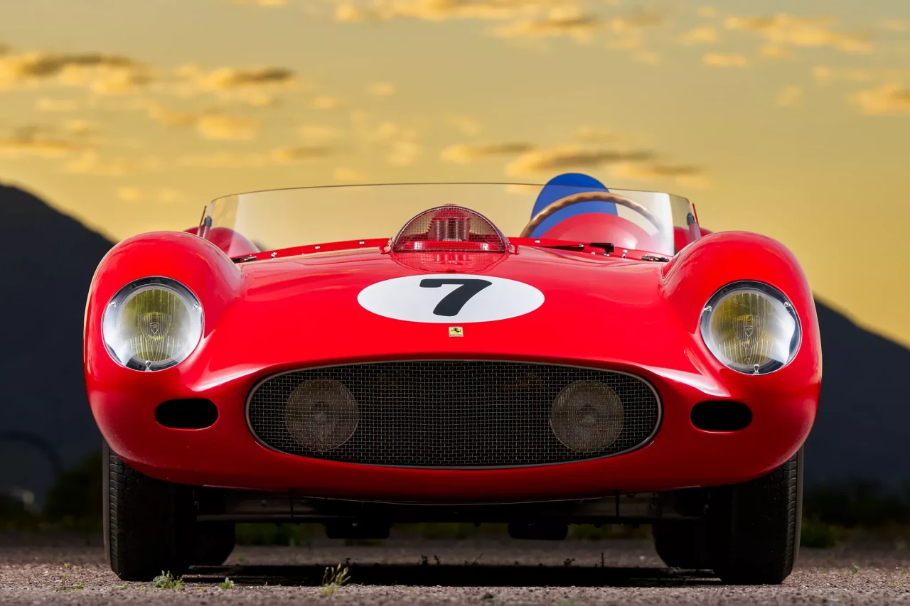 Реплика на Ferrari 250 Testa Rossa се предлага за над половин милион долара