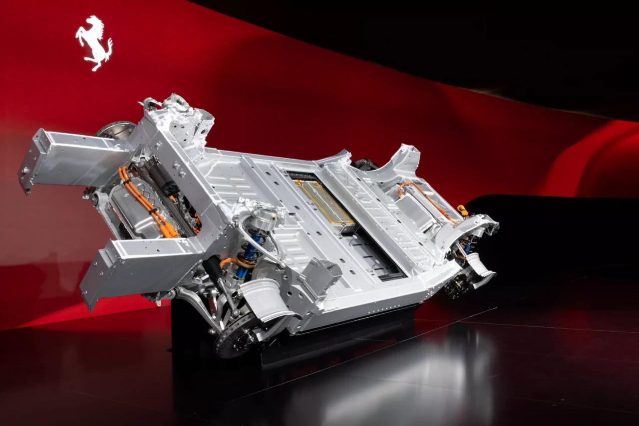 Първият електромобил на Ferrari ще разполага с близо 1 000 к.с. и уникален звук