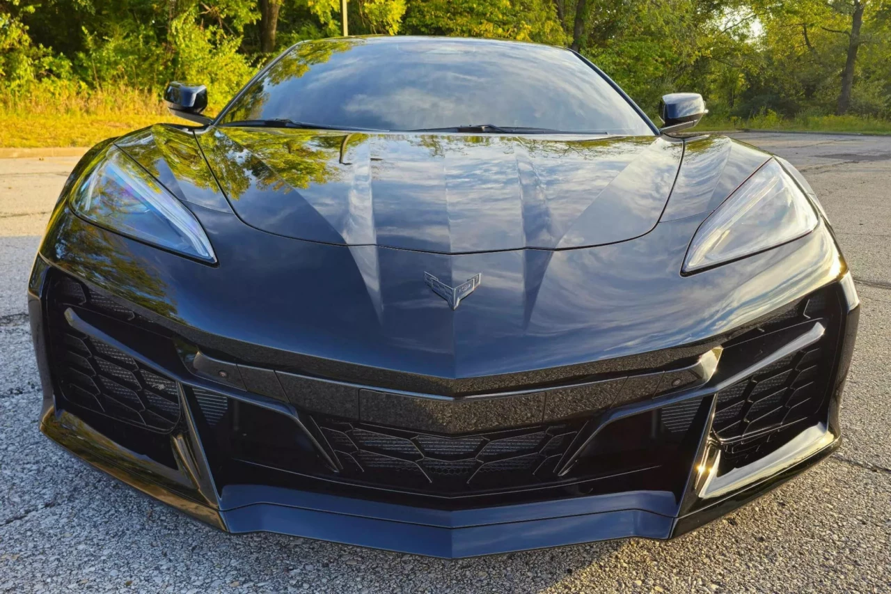 GM техник продава почти нов Corvette Z06