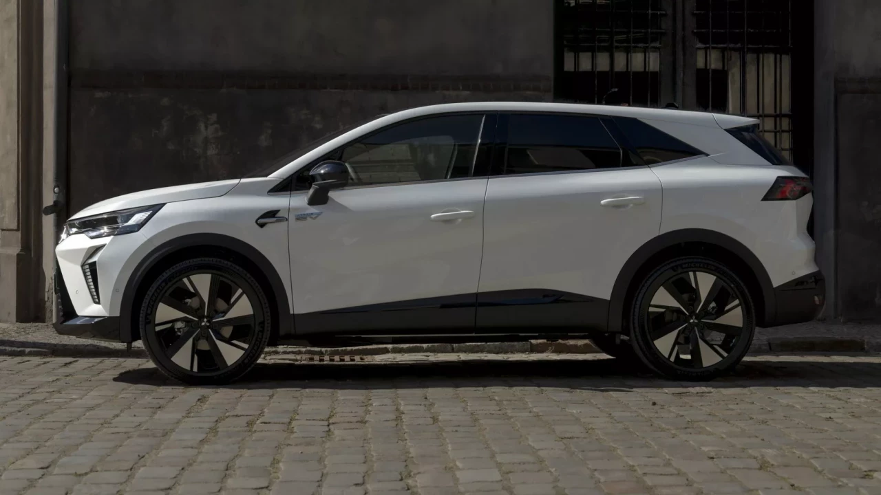 Mitsubishi Grandis Hybrid: японският SUV се завръща с нови цени и оборудване