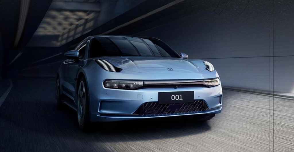 Zeekr 001 зарежда от 10 до 80 % за 7 минути