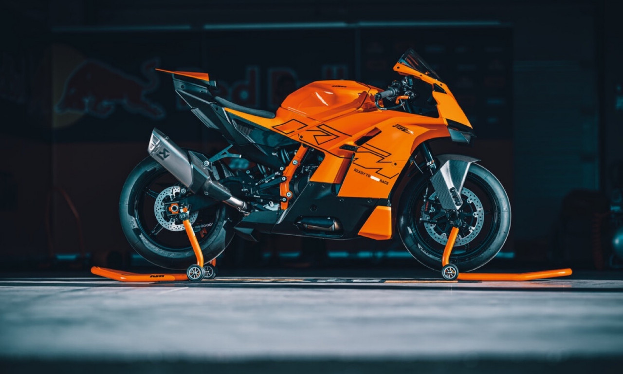 KTM 990 RC R 2026 – спортната премиера от Матигхофен