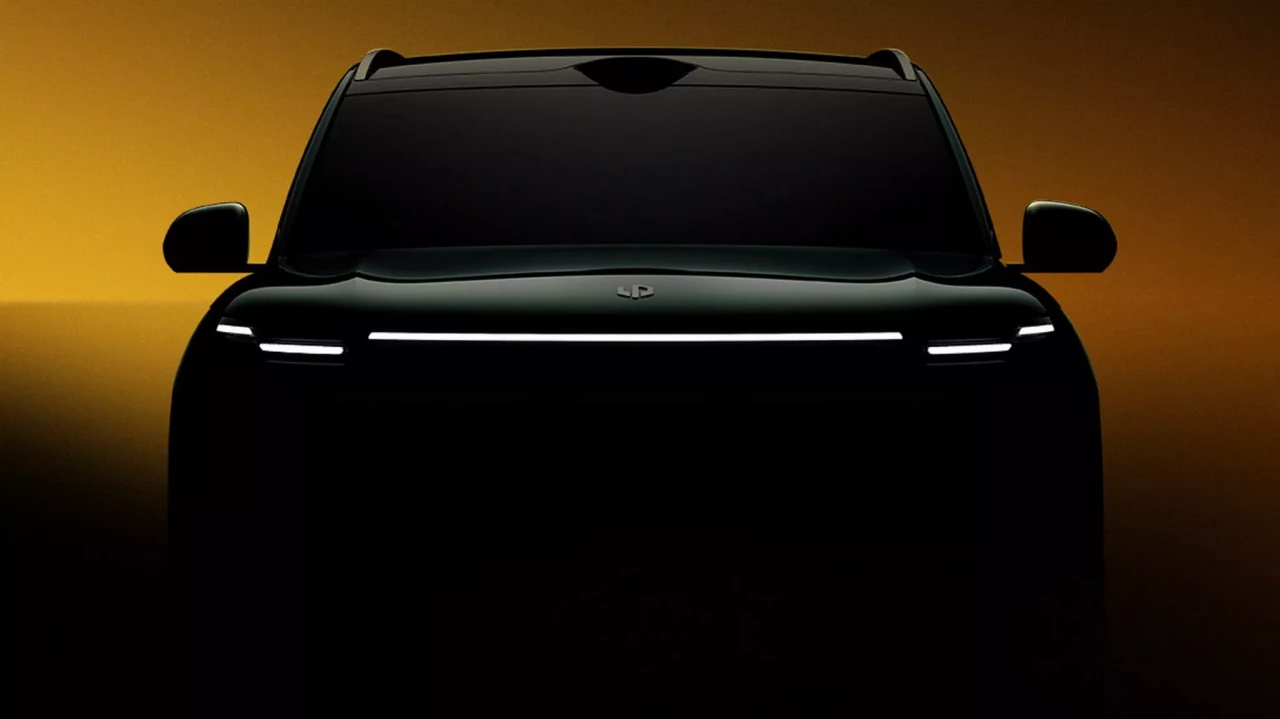 Флагманският SUV Leapmotor D19 идва с електрическо и хибридно задвижване