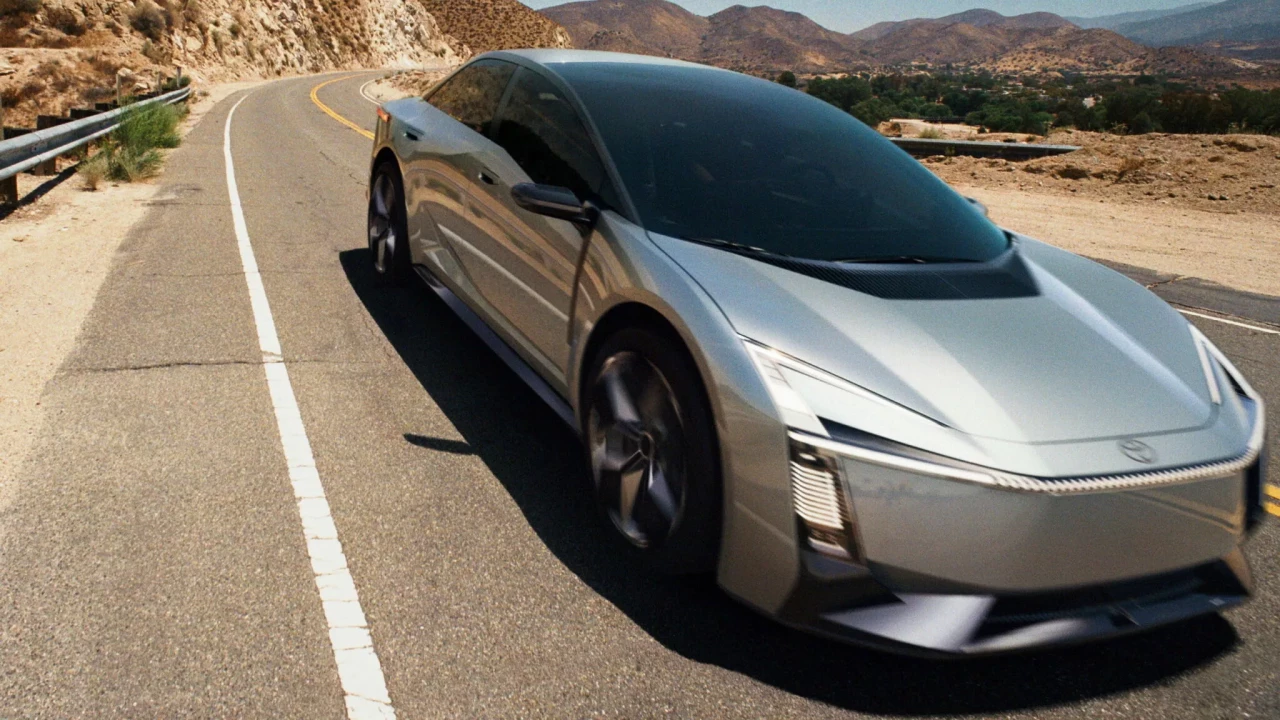 Toyota показва бъдещето на Corolla с електрическа концепция в Токио