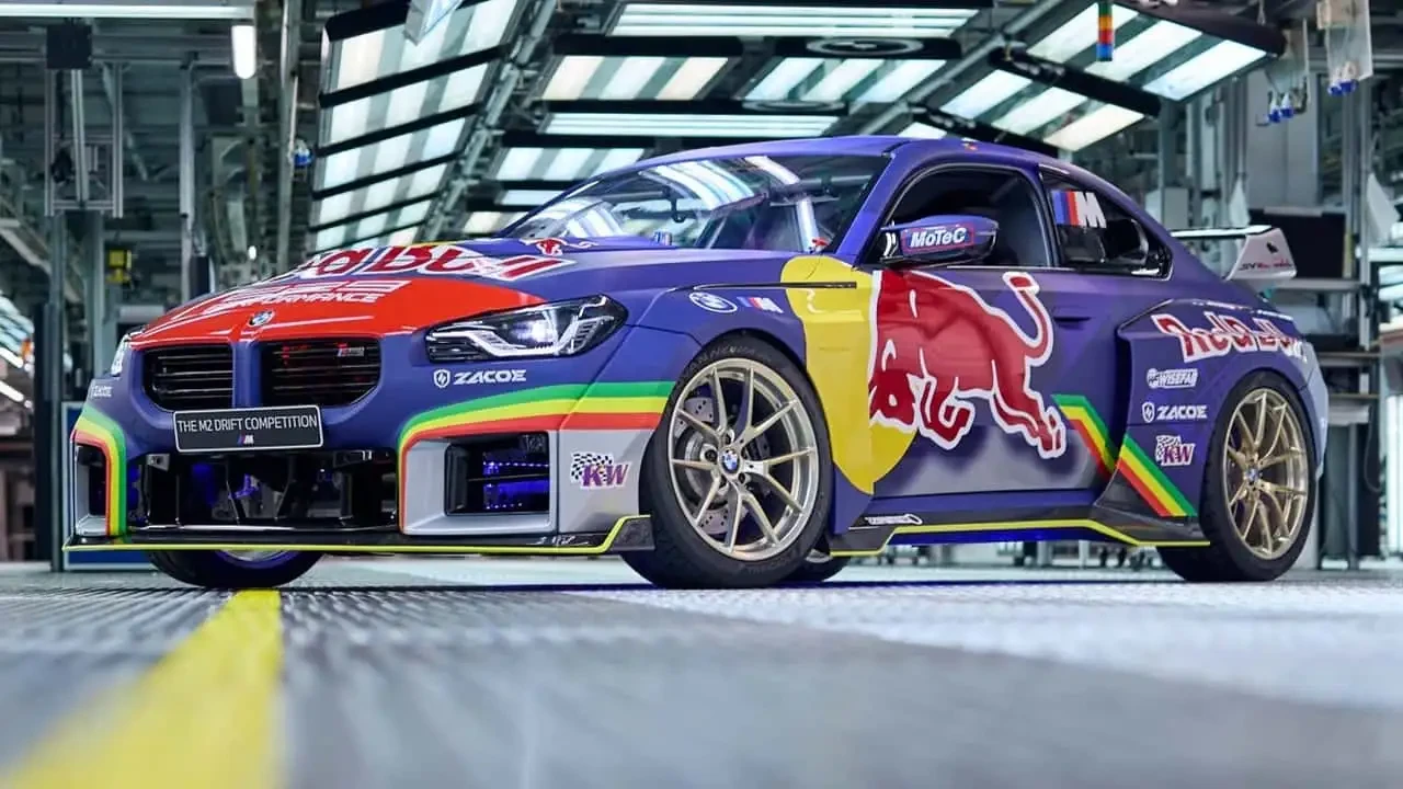 BMW M2 с 1085 к.с. превръща завода в Мюнхен в дрифт арена