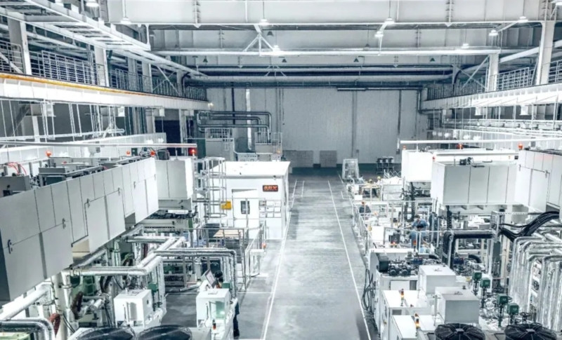 Xpeng пуска първата в света линия за масово производство на модулни летящи автомобили