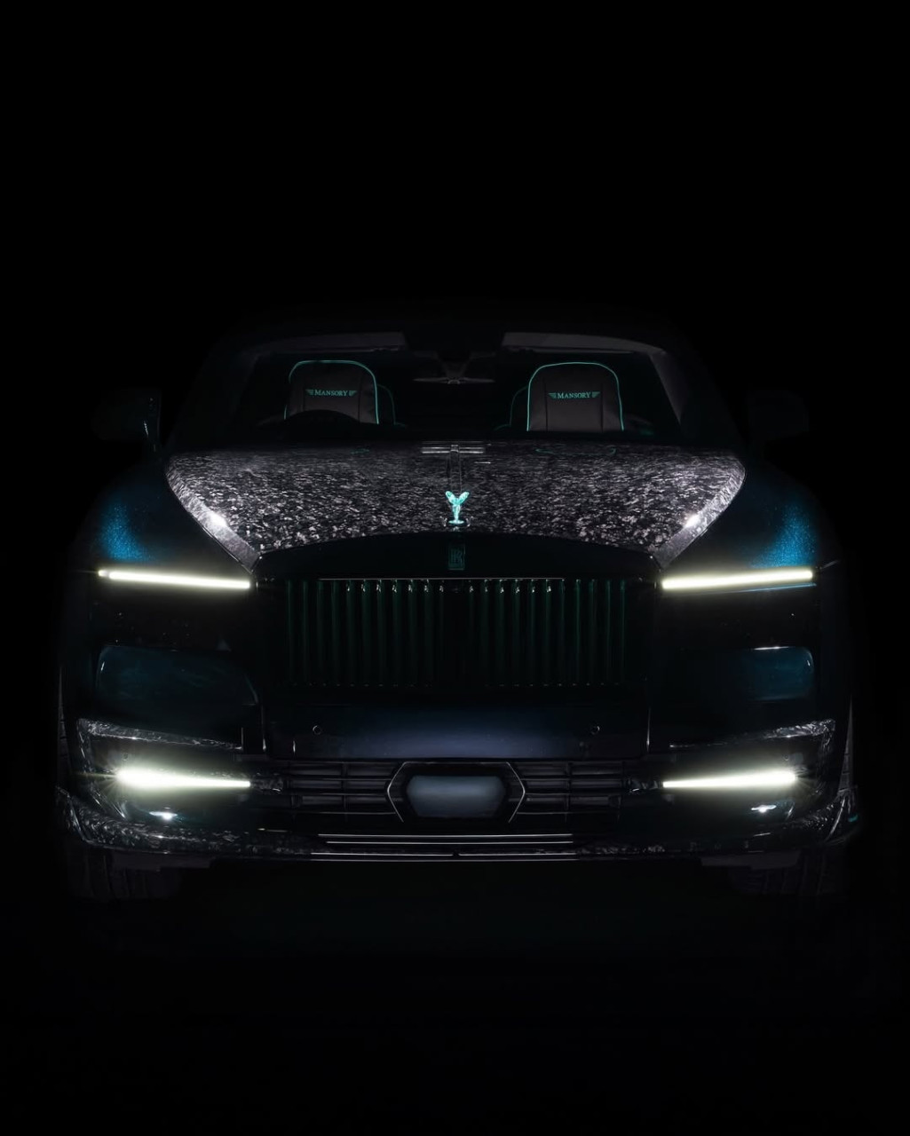 Персонализираният Rolls-Royce Spectre Electric GT е новата интернет сензация
