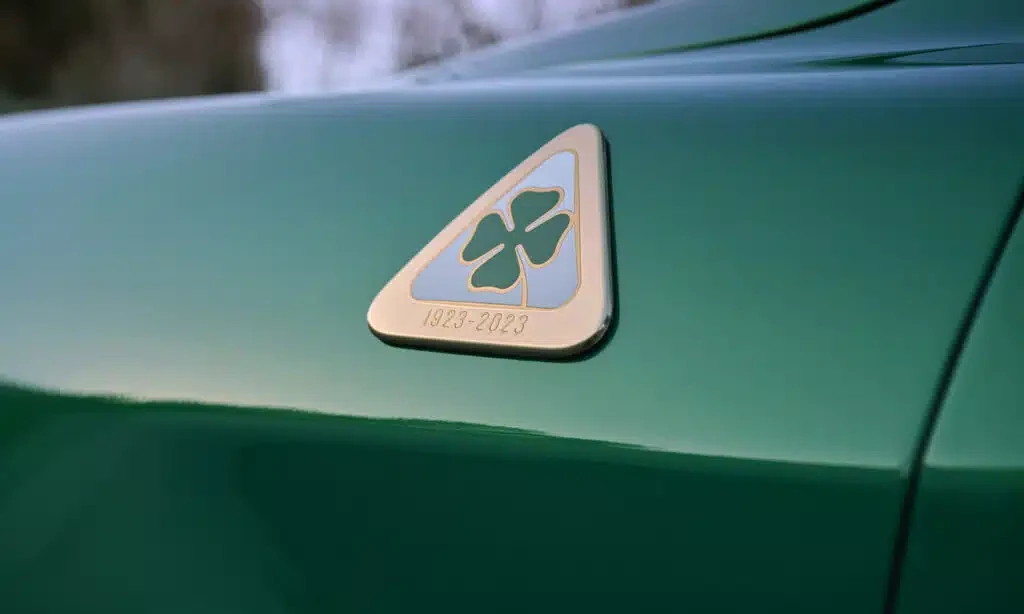 Alfa Romeo печели време: Giulia и Stelvio остават на пътя до 2027 г.