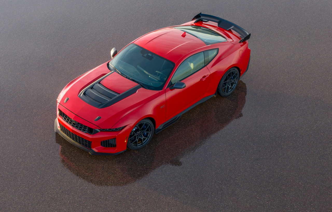 Ford представи Mustang Dark Horse SC за 2026 г. със 5,2-литров V8 и 7-степенна DCT