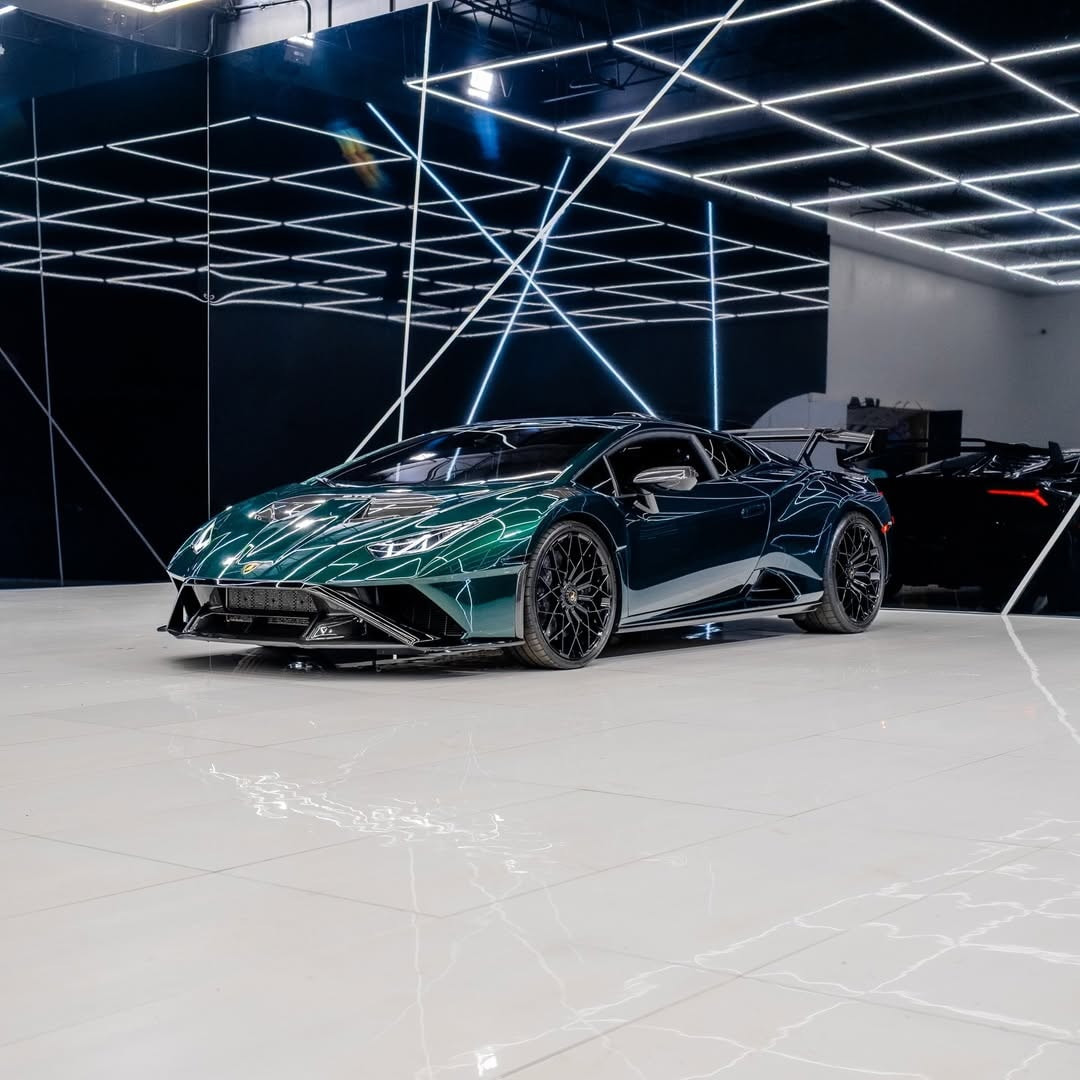 Lamborghini Huracan STO във Verde Hydra – елегантен, но все така пистов